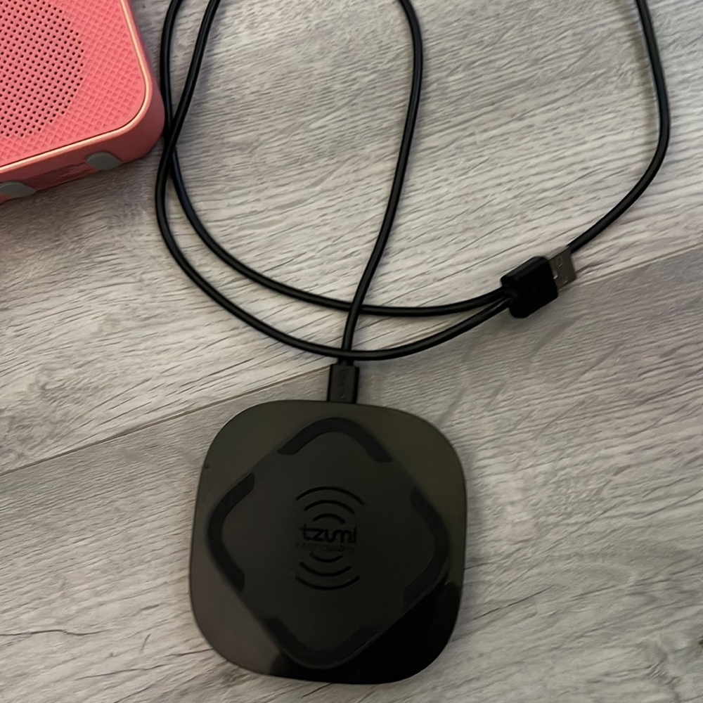 Sonix speaker, phone charger, body massager - Picture 5 of 5